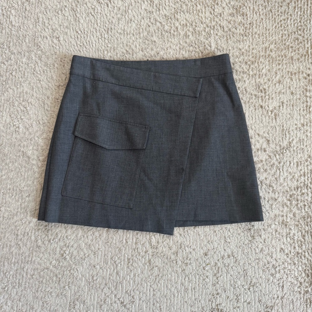 Aritzia Babaton Charcoal Skirt